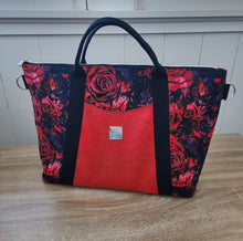 Load image into Gallery viewer, R25 - Ruin of Roses