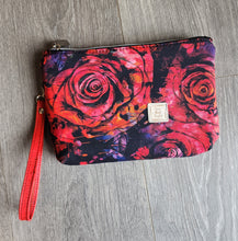 Load image into Gallery viewer, R25 - Ruin of Roses