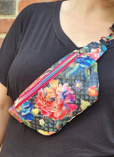 Load image into Gallery viewer, R31 - Quilted Vibrance