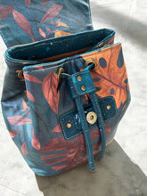 Load image into Gallery viewer, R31 - Moody Monstera