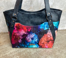 Load image into Gallery viewer, R36 - Watered Carnations