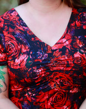 Load image into Gallery viewer, R25 - Ruin of Roses