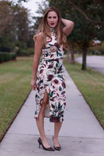 Load image into Gallery viewer, R22 - Rose Apothecary Floral