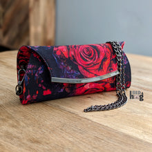 Load image into Gallery viewer, R25 - Ruin of Roses