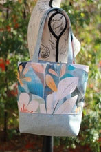 Load image into Gallery viewer, R36 - Botanical Flare