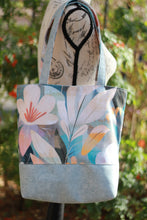 Load image into Gallery viewer, R36 - Botanical Flare