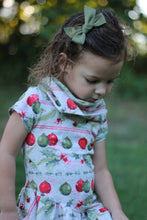 Load image into Gallery viewer, R8 - Holly Baubles