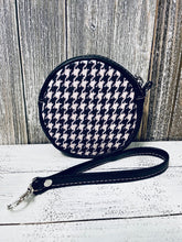 Load image into Gallery viewer, R8 - OG Houndstooth