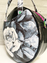 Load image into Gallery viewer, R31 - Monochrome Linen Roses
